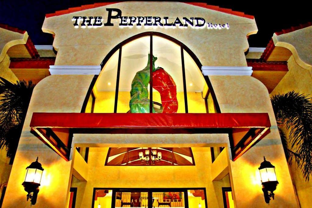 לגאזפי The Pepperland Hotel מראה חיצוני תמונה